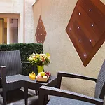 Hotel 10 Opera By Happyculture