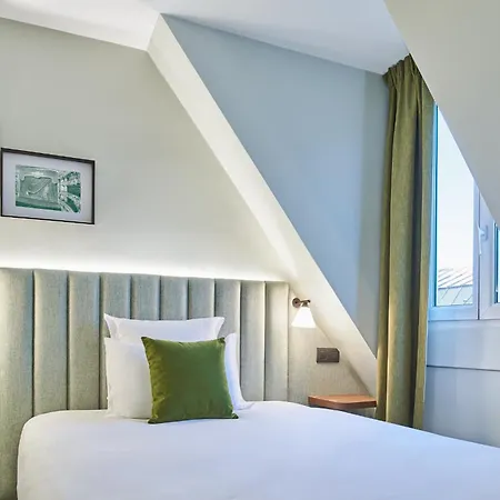 Hotel 10 Opera By Happyculture 3*