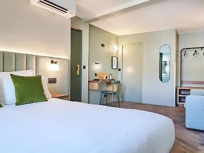 Hotel 10 Opera By Happyculture 3*