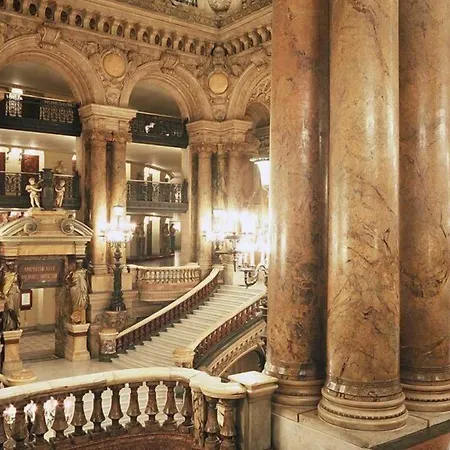 Hotel 10 Opera By Happyculture 3*