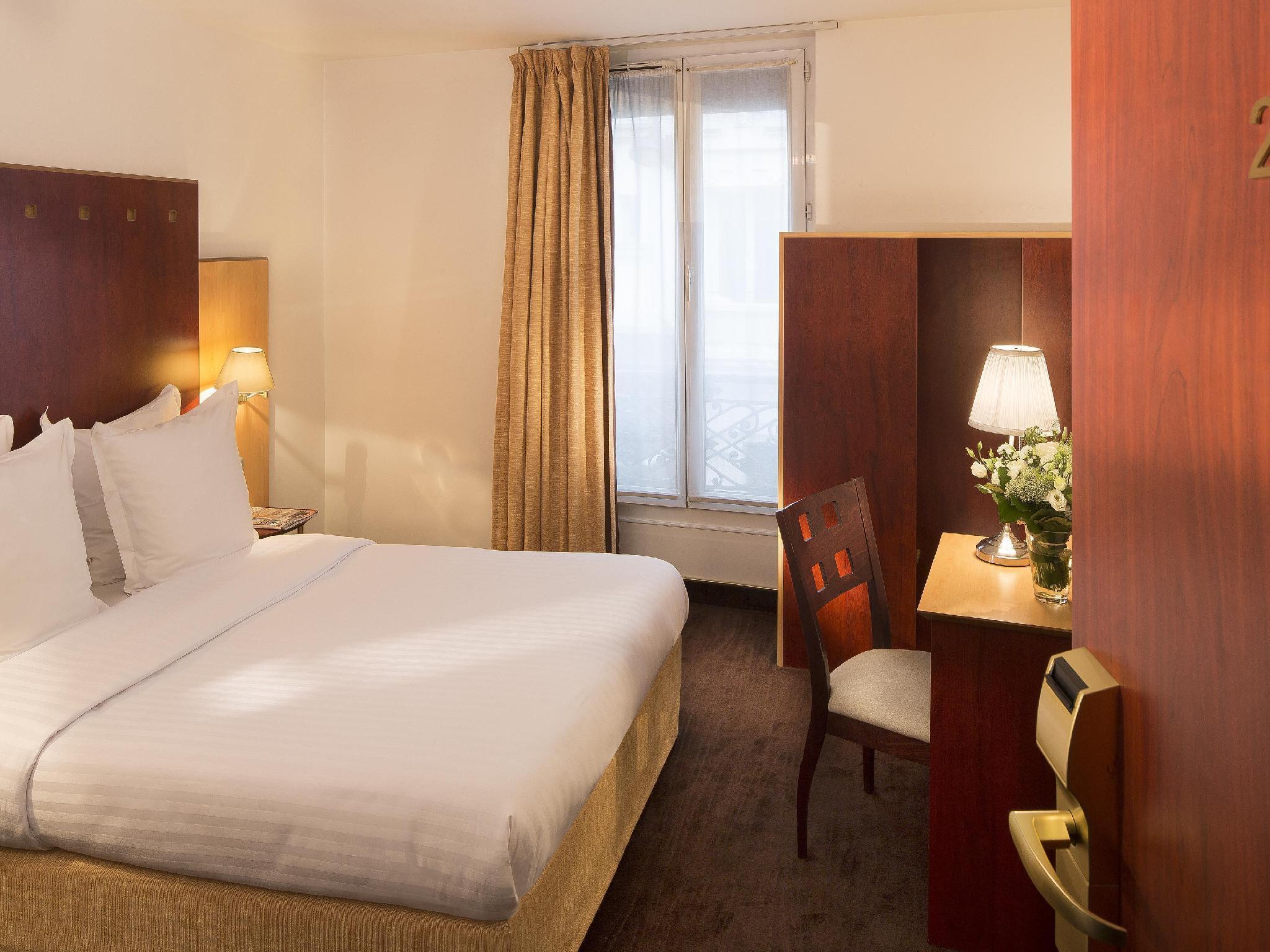 Hotel 10 Opera By Happyculture 3*