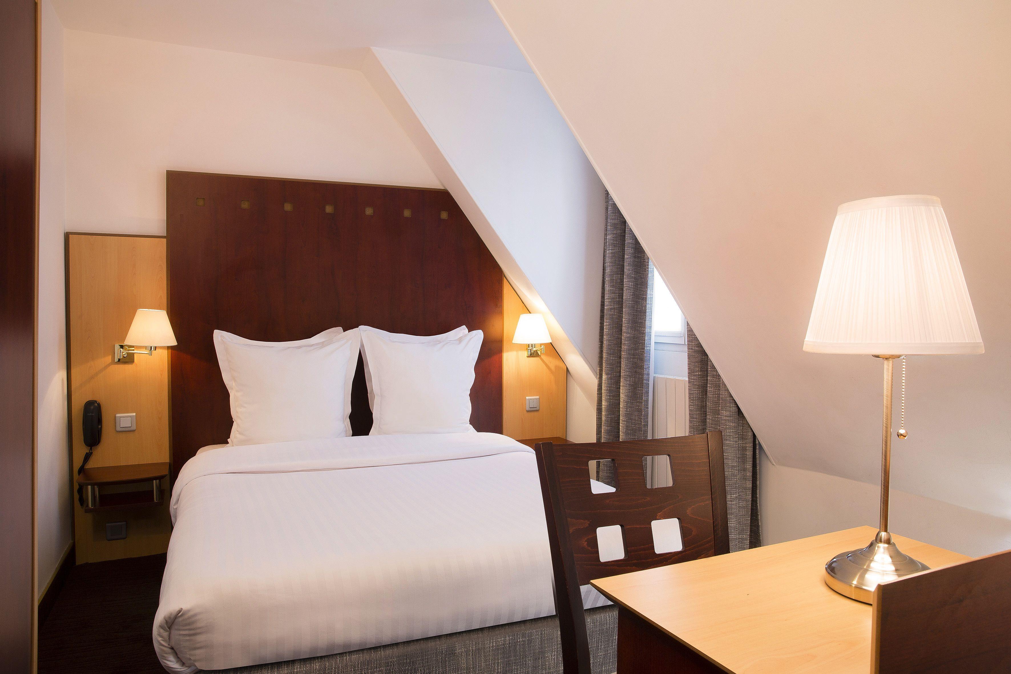 Hotel 10 Opera By Happyculture