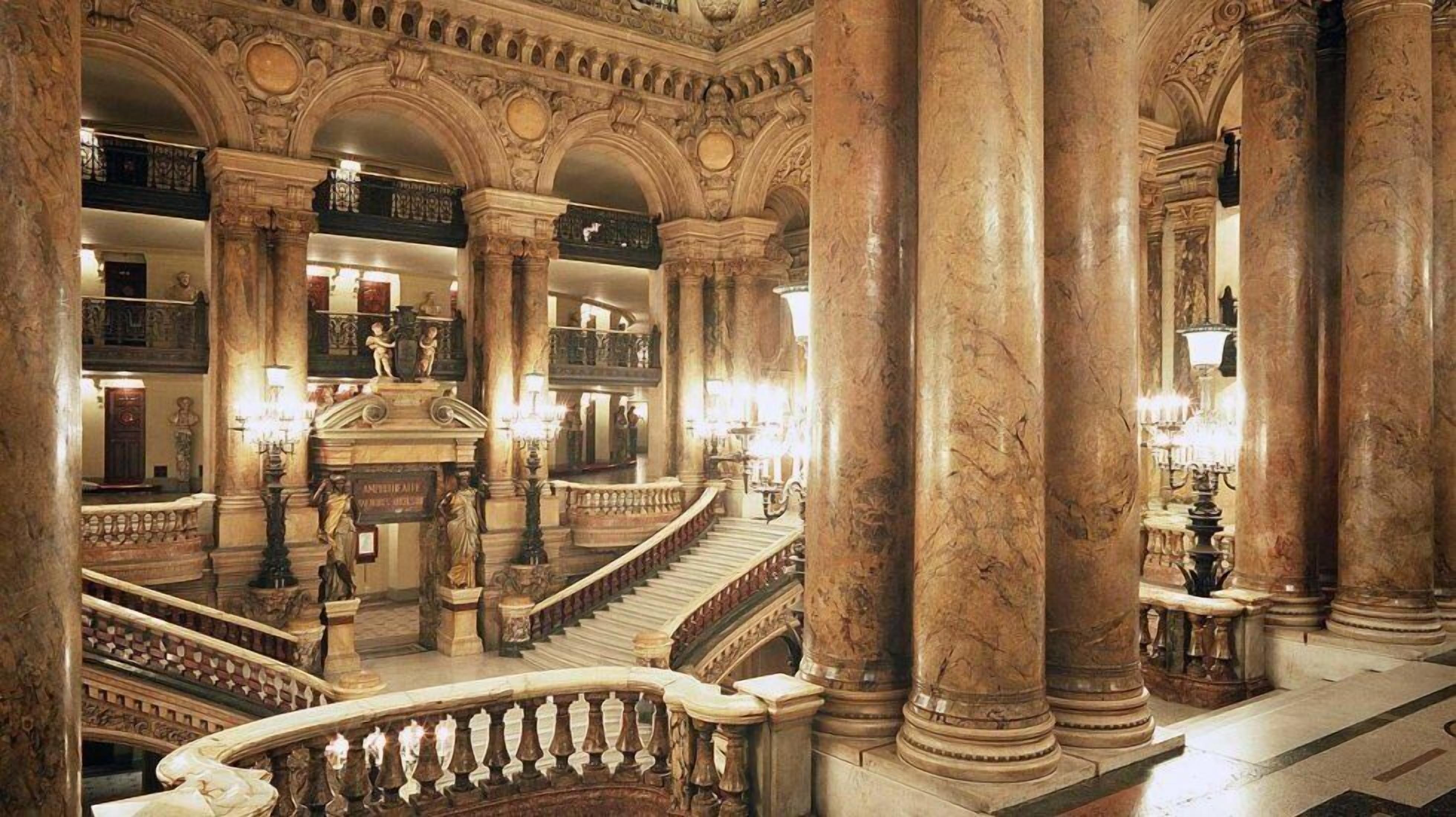 Hotel 10 Opera By Happyculture 3*